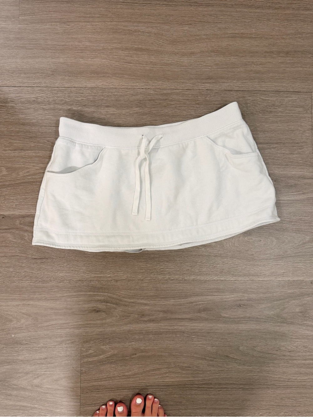 Hollister White Drawstring Pocket Mini Skirt